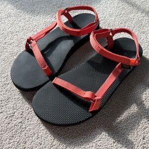 Teva Women’s Original Universal Slim Outdoor Hiking Sandal Minimalist Tigerlily